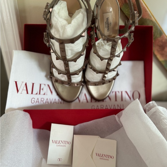 Valentino Garavani Rockstud 90mm Ankle-strap Sandals - Picture 11 of 11